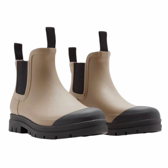 Everlane Shoes - Everlane Chelsea Rain Boots in Stone Size 9